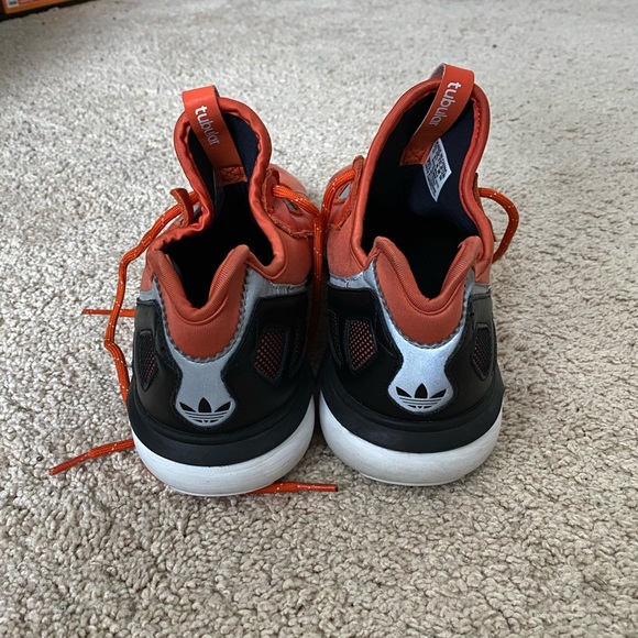 Adidas Tubular - Picture 2 of 5